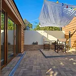G24 Woodhouse * Kaposvár