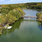 G24 Woodhouse * Kaposvár