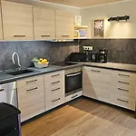 G24 Woodhouse