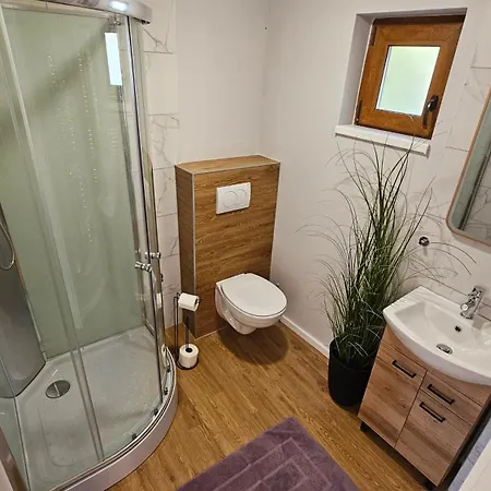 G24 Woodhouse Apartment *