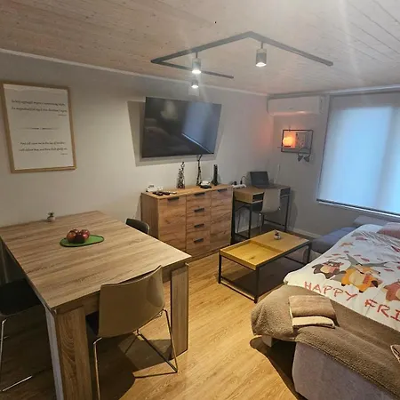 G24 Woodhouse Апартаменты Капошвар